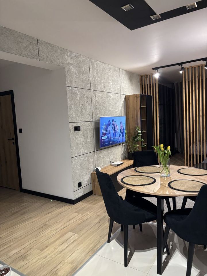 Mieszkanie 3-pokojowe Świdnica. Zdjęcie 2