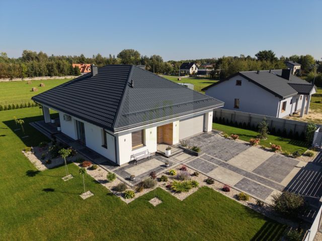 dom wolnostojący, 4 pokoje Jaktorów-Kolonia, ul. Prymasa Mikołaja Trąby. Zdjęcie 1