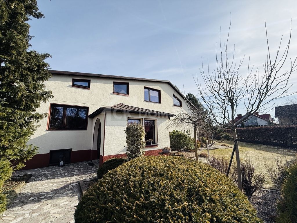 dom wolnostojący, 6 pokoi Starachowice, ul. Kasztanowa. Zdjęcie 1