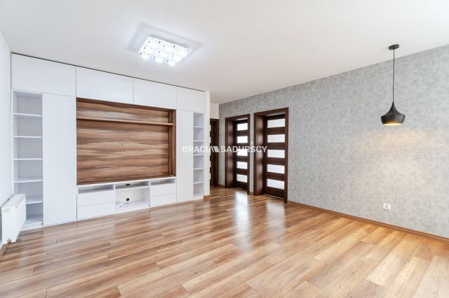 Mieszkanie 4-pokojowe Skawina, ul. Mikołaja Kopernika. Zdjęcie 25