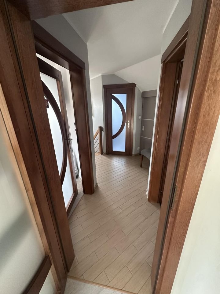 dom wolnostojący, 5 pokoi Chylin. Zdjęcie 17