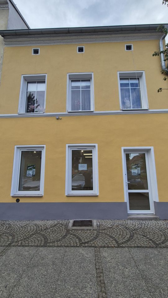 Lokal Lewin Brzeski, rynek Rynek. Zdjęcie 9