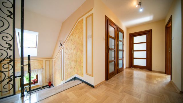 dom wolnostojący, 6 pokoi Zemborzyce Dolne. Zdjęcie 14