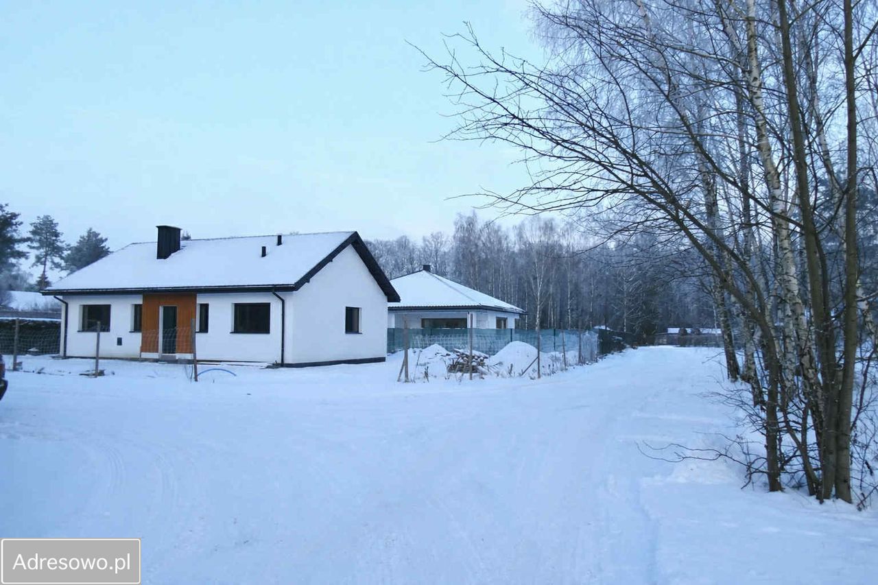 dom wolnostojący, 4 pokoje Różyca. Zdjęcie 4