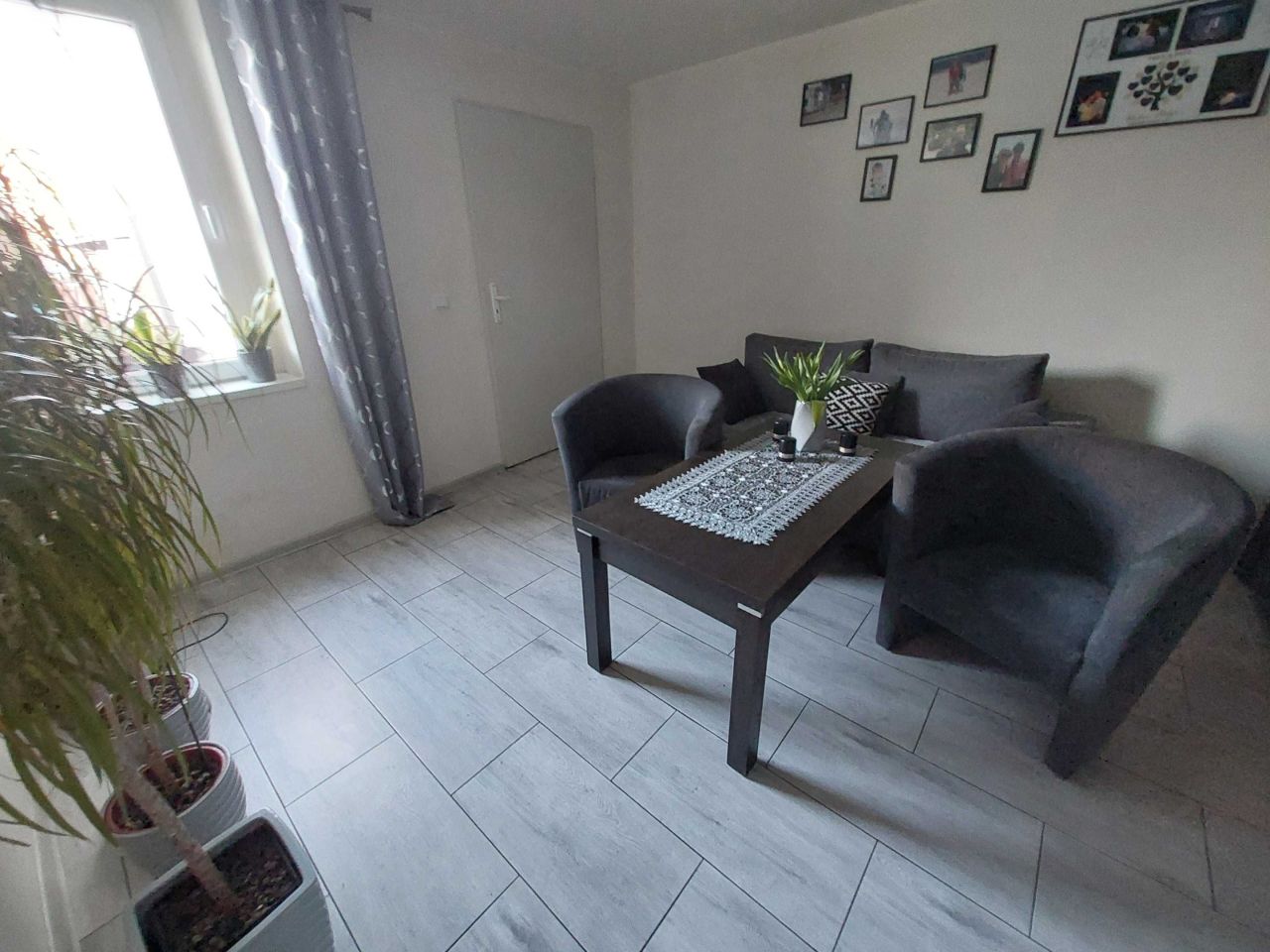 dom wolnostojący, 4 pokoje Łomnica. Zdjęcie 5