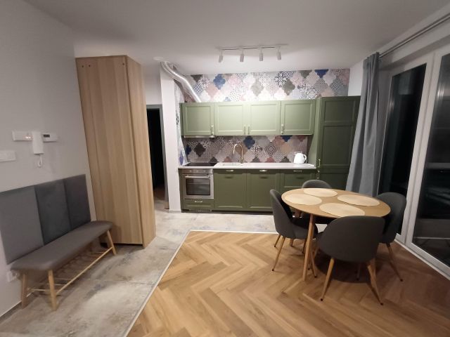 Mieszkanie 3-pokojowe Marki Zieleniec, ul. Wilcza. Zdjęcie 1