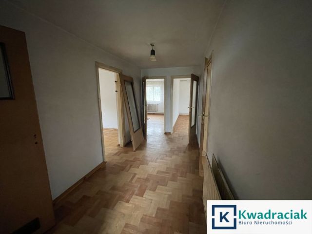 dom wolnostojący, 10 pokoi Moderówka. Zdjęcie 7