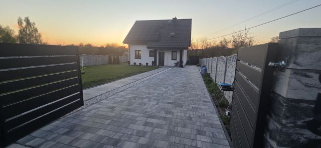 dom wolnostojący, 4 pokoje Pruszków, brak. Zdjęcie 1