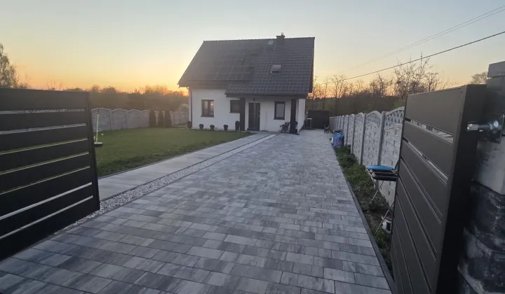 dom wolnostojący, 4 pokoje Pruszków, brak