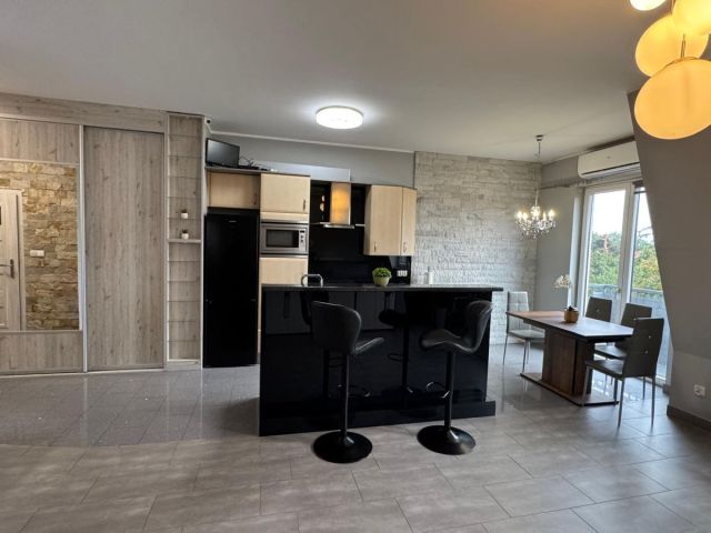 Mieszkanie 3-pokojowe Żerniki Wrocławskie, ul. Kolejowa. Zdjęcie 3