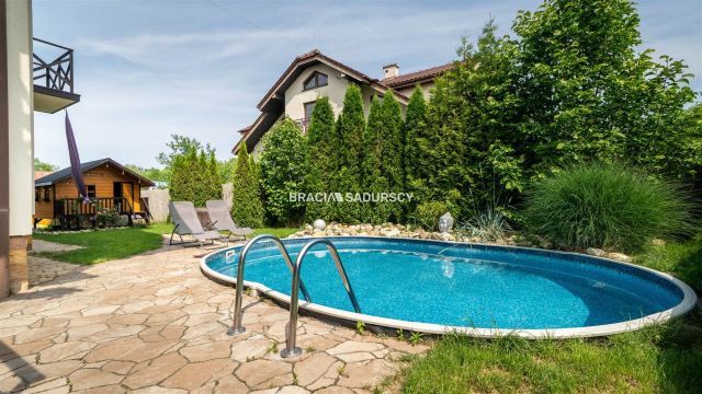 dom szeregowy, 6 pokoi Zabawa. Zdjęcie 4