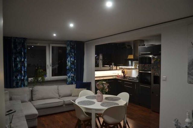 Mieszkanie 4-pokojowe Radlin. Zdjęcie 1