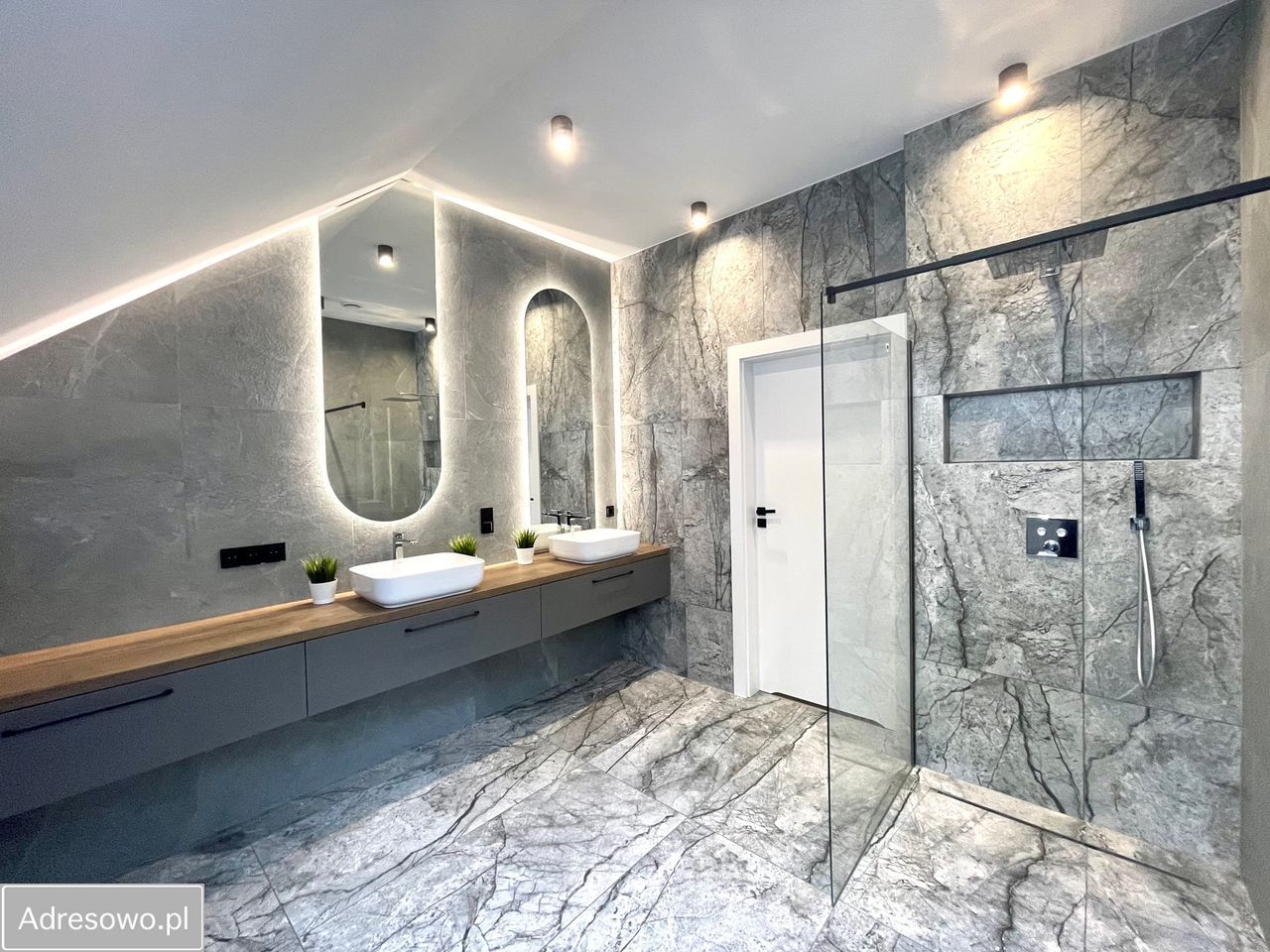 dom wolnostojący, 5 pokoi Myrcha. Zdjęcie 8