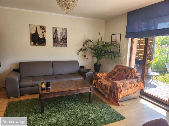 Mieszkanie 3-pokojowe Iwiny, ul. św. Rity. Zdjęcie 1