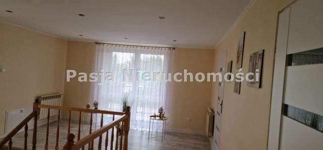 dom wolnostojący, 5 pokoi Sędek. Zdjęcie 14