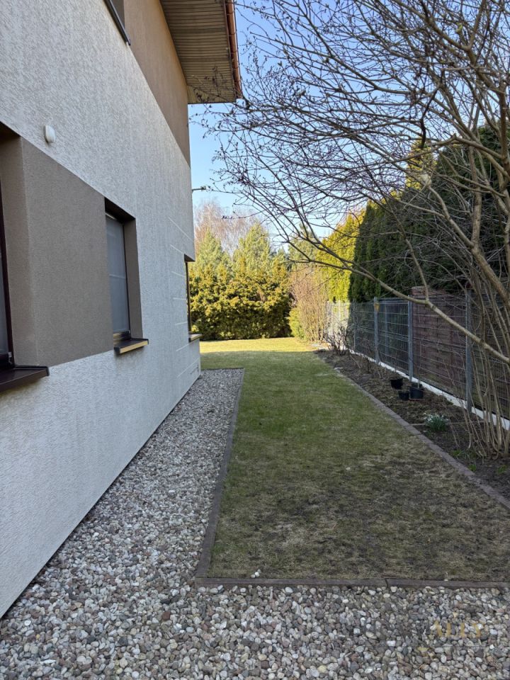 bliźniak, 5 pokoi Łomianki. Zdjęcie 14