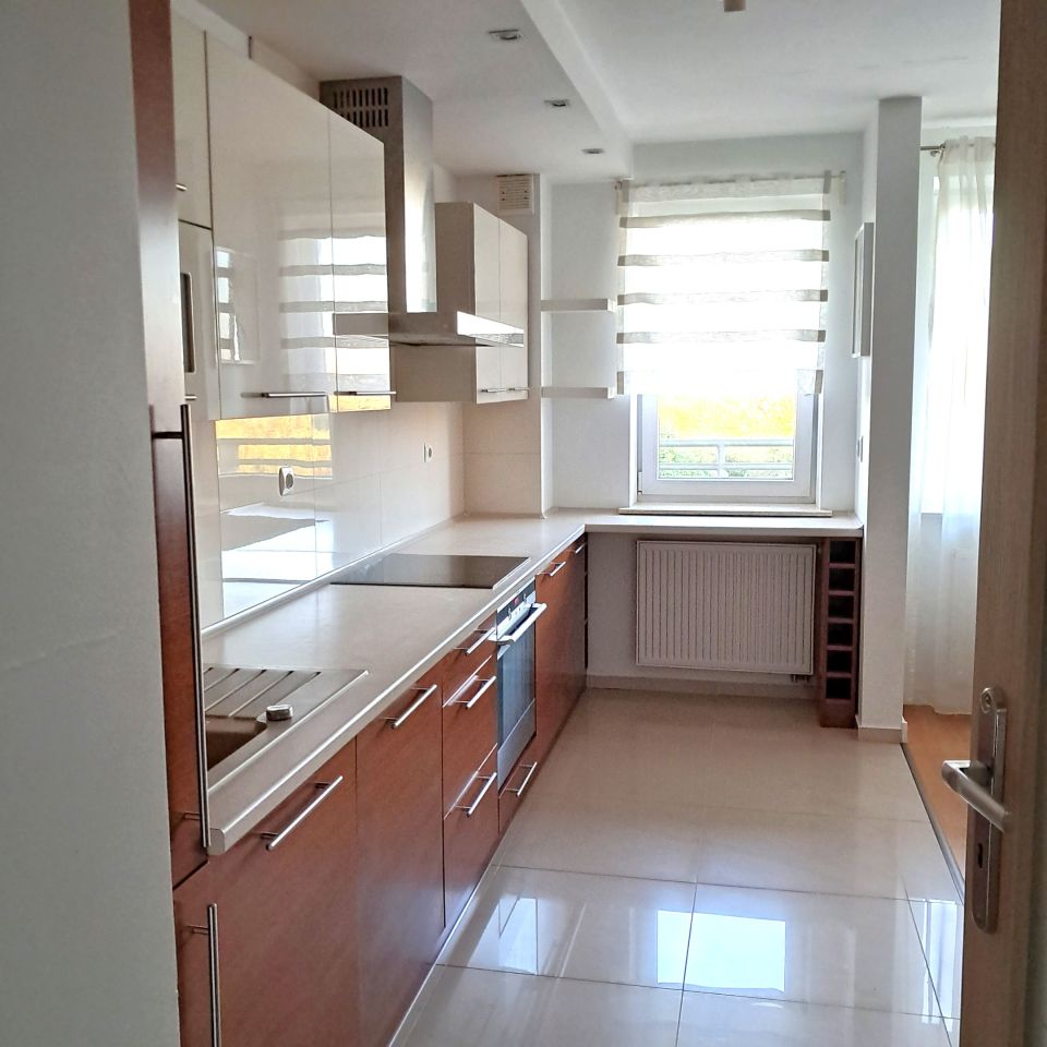 Mieszkanie 3-pokojowe Kraków Prądnik Biały, ul. abp. Zygmunta Szczęsnego Felińskiego. Zdjęcie 1