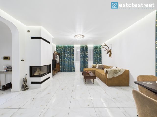 dom wolnostojący, 5 pokoi Leszczawa Dolna. Zdjęcie 2