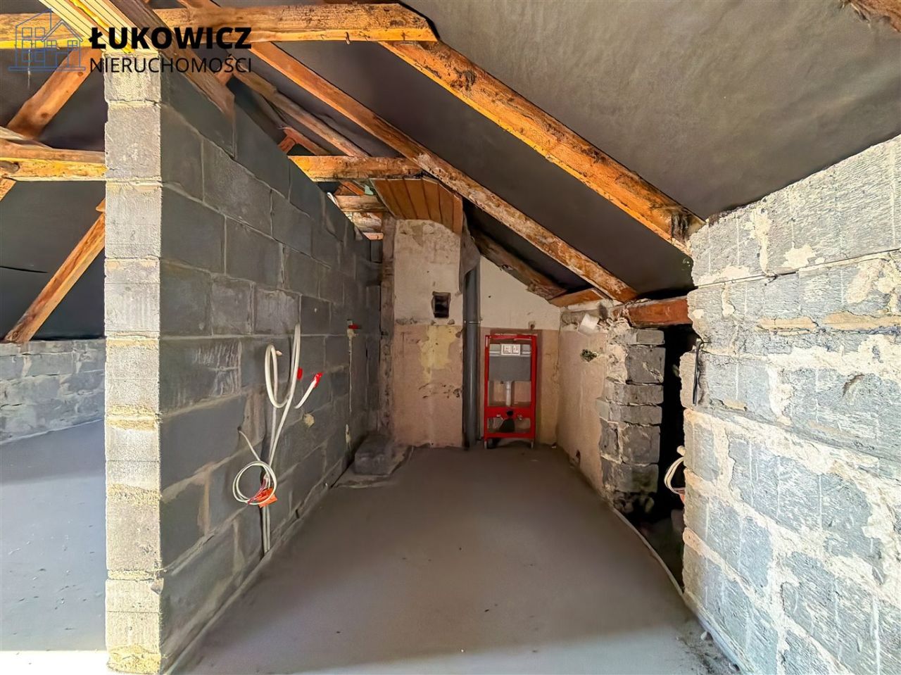 dom wolnostojący, 15 pokoi Jeleśnia. Zdjęcie 28