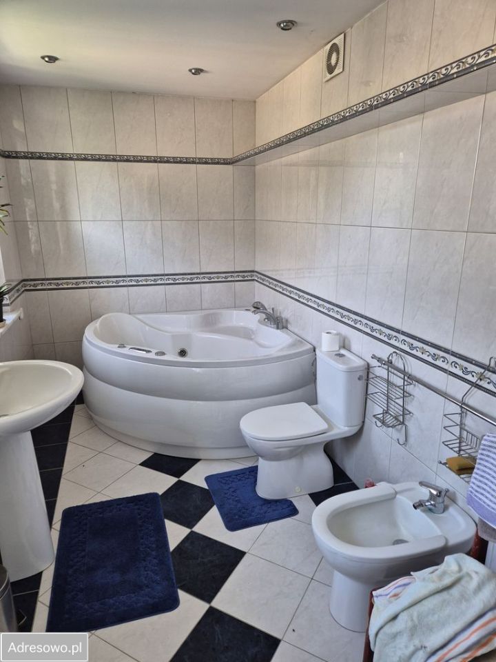 dom wolnostojący, 6 pokoi Niemodlin, ul. Henryka Wieniawskiego. Zdjęcie 2