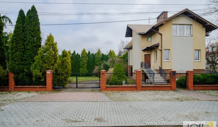 dom wolnostojący, 10 pokoi Tarnów, ul. św. Brata Alberta