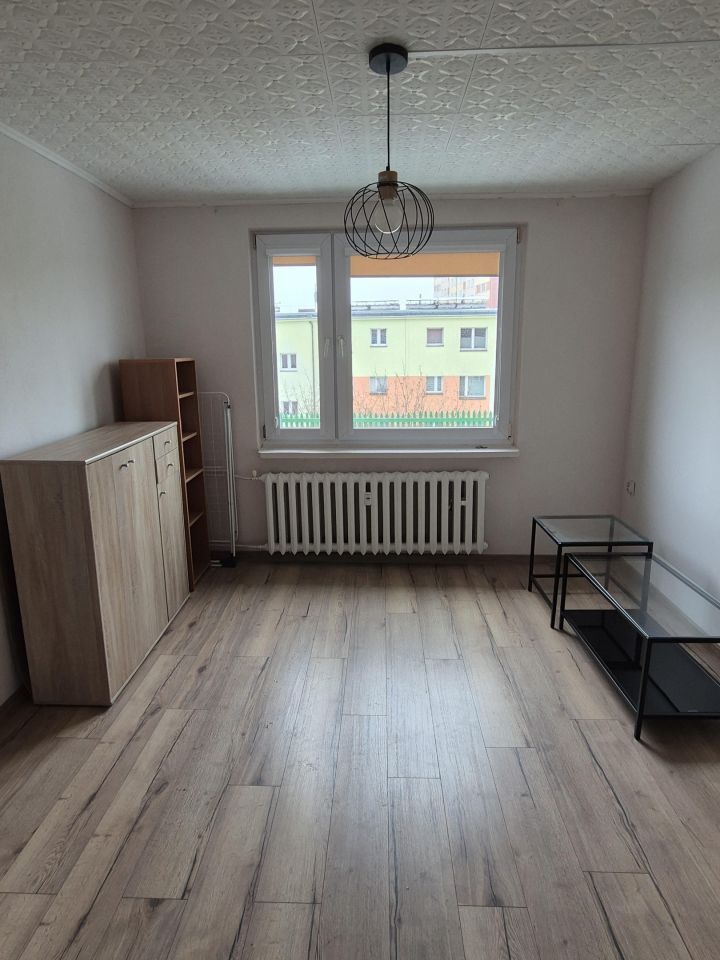 Mieszkanie 2-pokojowe Jelenia Góra Zabobrze, ul. Karola Szymanowskiego. Zdjęcie 2