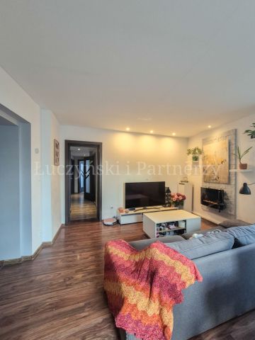 Mieszkanie 4-pokojowe Jelenia Góra. Zdjęcie 1