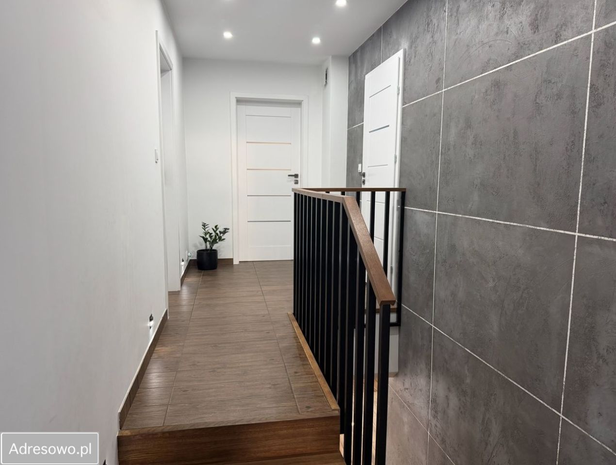 dom wolnostojący, 5 pokoi Rąbień, ul. Wiśniowa. Zdjęcie 2