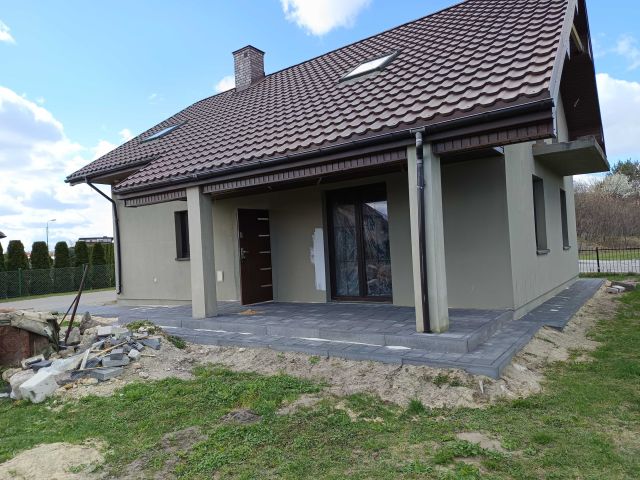 dom wolnostojący Adamów. Zdjęcie 1