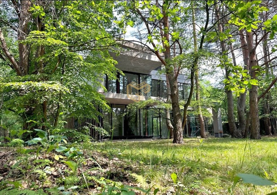 dom wolnostojący, 8 pokoi Konstancin-Jeziorna. Zdjęcie 2