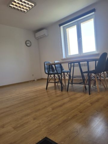 Biuro Długołęka, ul. Wrocławska. Zdjęcie 1