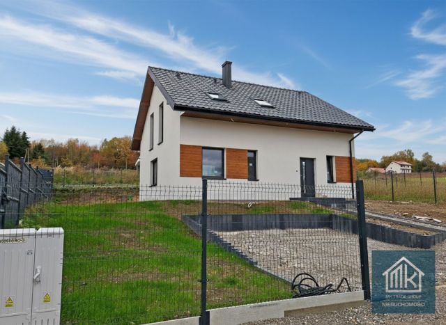 dom wolnostojący, 5 pokoi Łazany. Zdjęcie 1