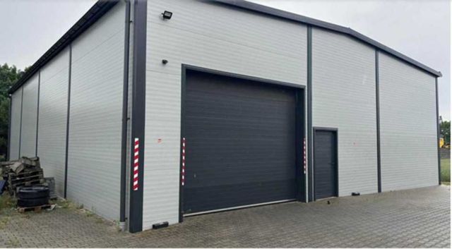 Hala/magazyn Mochy. Zdjęcie 1