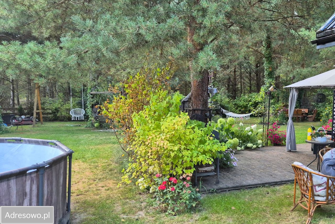 dom wolnostojący, 1 pokój Lutom. Zdjęcie 12