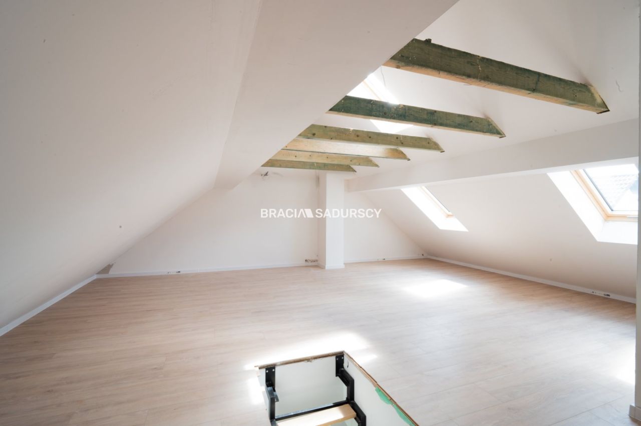 Mieszkanie 4-pokojowe Strumiany. Zdjęcie 12