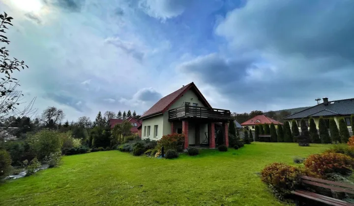 dom wolnostojący, 4 pokoje Międzylesie, ul. Wiosenna