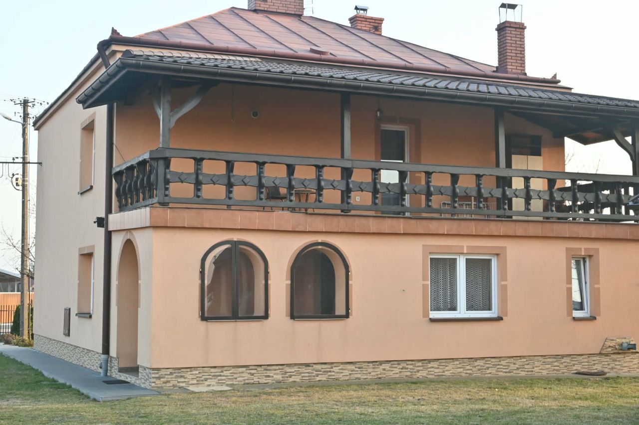 dom wolnostojący, 5 pokoi Laszki Podstaw. Zdjęcie 3