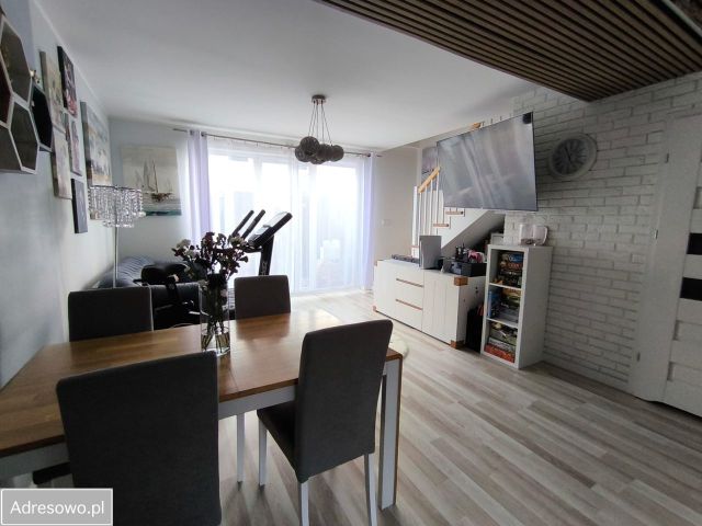 Mieszkanie 3-pokojowe Dębogórze, ul. Sezamkowa. Zdjęcie 1