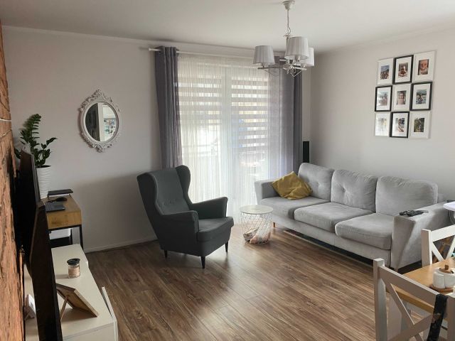 Mieszkanie 3-pokojowe Brzeg Dolny Warzyn, ul. Bolesława Leśmiana. Zdjęcie 1