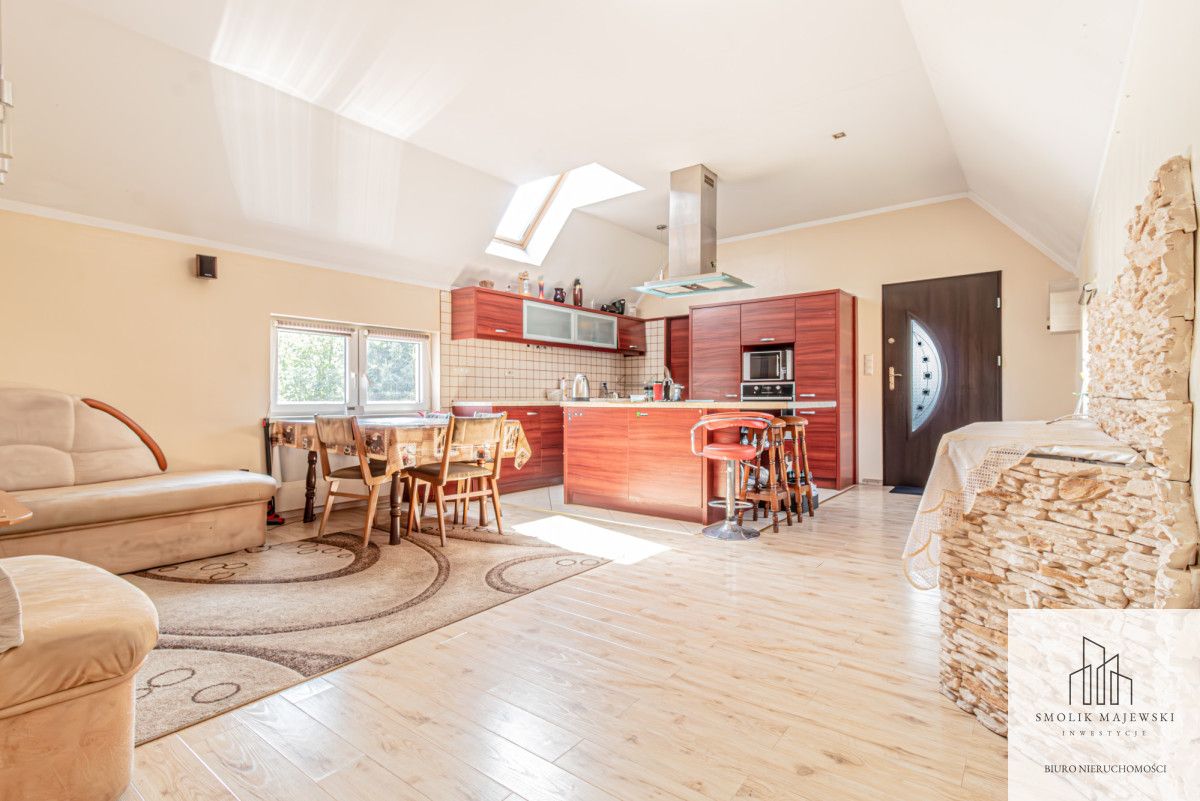 dom wolnostojący, 6 pokoi Wrocław Lipa Piotrowska, ul. Pełczyńska. Zdjęcie 1