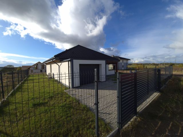 dom wolnostojący, 4 pokoje Siedliska, ul. Bajeczna. Zdjęcie 1