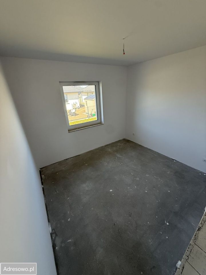 dom wolnostojący, 4 pokoje Różyny. Zdjęcie 11