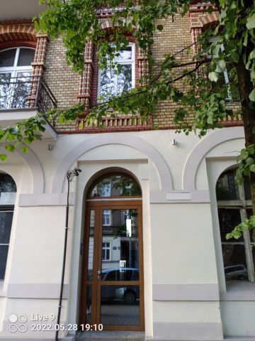 Mieszkanie 3-pokojowe Bytom, ul. marsz. Józefa Piłsudskiego. Zdjęcie 1