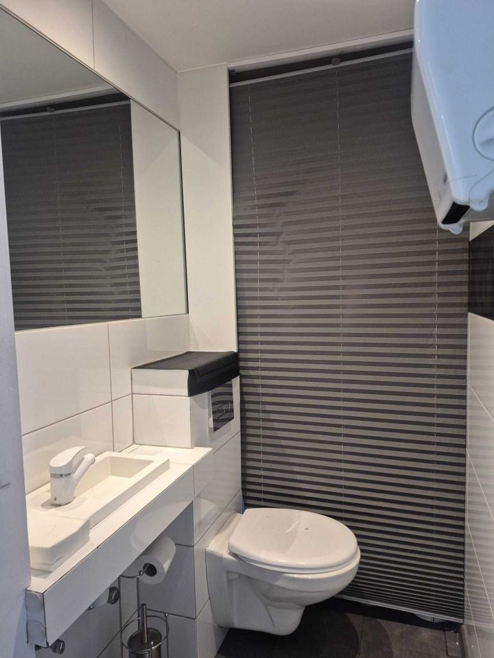 Lokal Kraków Czyżyny, ul. Mieczysława Medweckiego. Zdjęcie 2