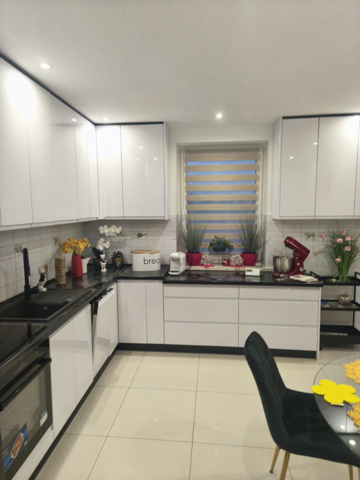 dom wolnostojący, 2 pokoje Rzędzianowice. Zdjęcie 4