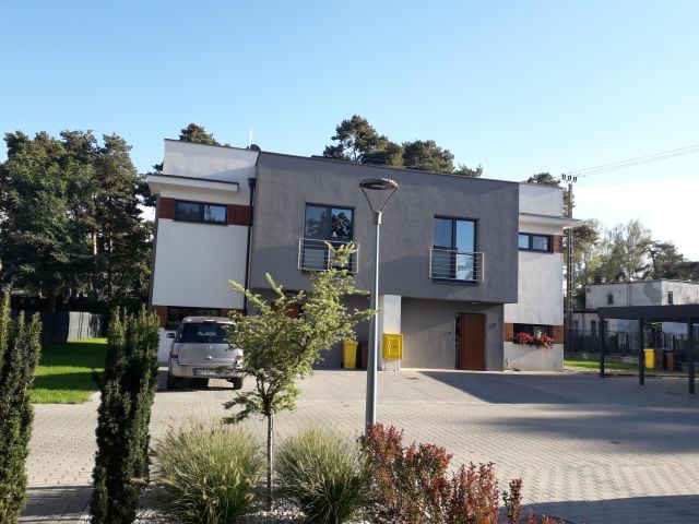 bliźniak, 4 pokoje Otwock Świder, ul. Juliana Tuwima. Zdjęcie 1