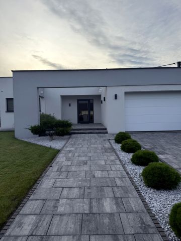 dom wolnostojący, 4 pokoje Suchedniów. Zdjęcie 1