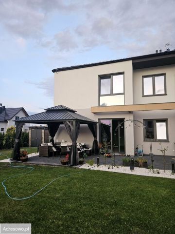 Mieszkanie 4-pokojowe Żmigród. Zdjęcie 1