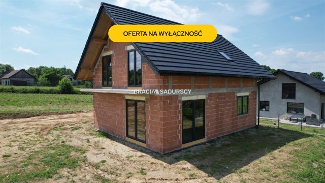 dom wolnostojący, 5 pokoi Brzezinka, ul. Dolna. Zdjęcie 1