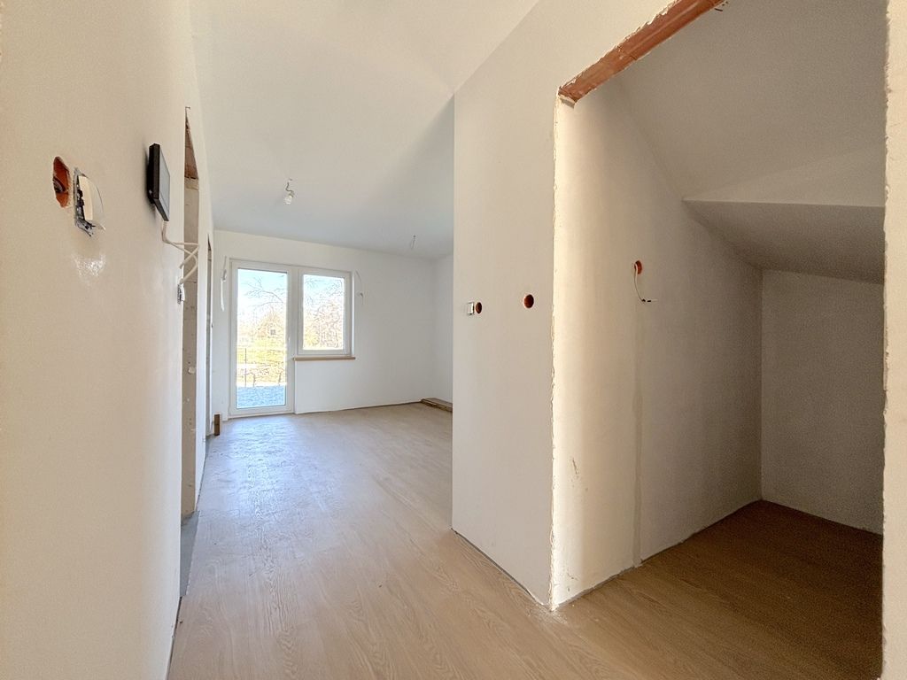 dom wolnostojący, 4 pokoje Lubenia. Zdjęcie 13